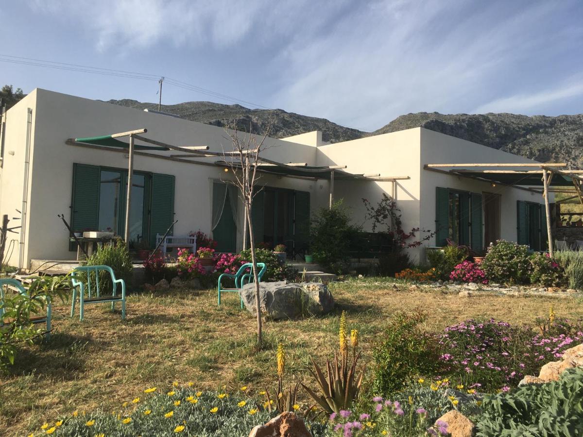 Rocky Mountain Way Villa Sellia  Exterior photo