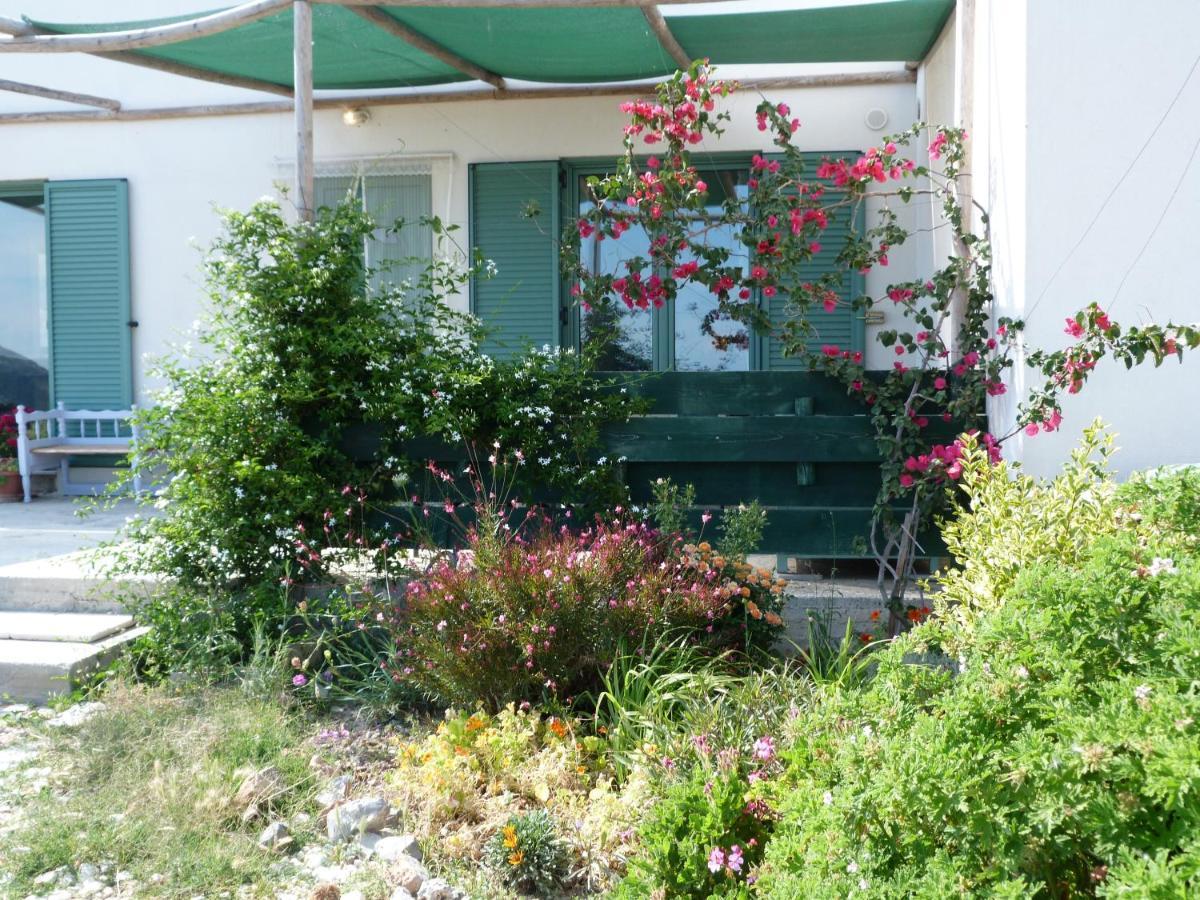 Rocky Mountain Way Villa Sellia  Exterior photo