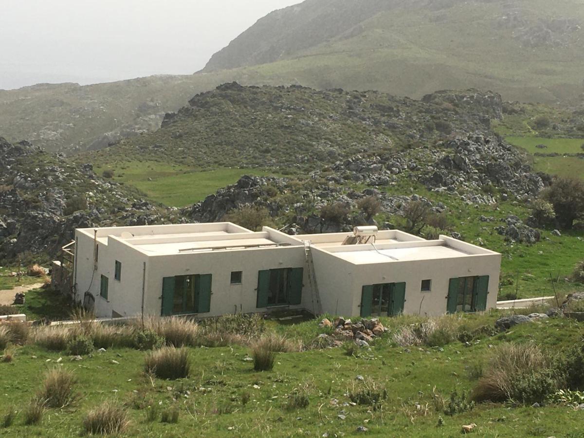 Rocky Mountain Way Villa Sellia  Exterior photo