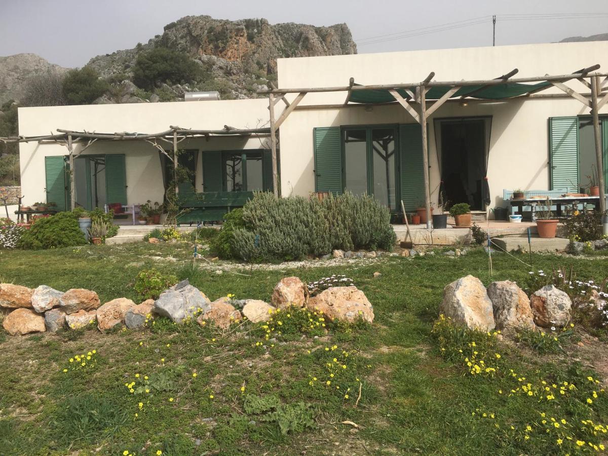 Rocky Mountain Way Villa Sellia  Exterior photo