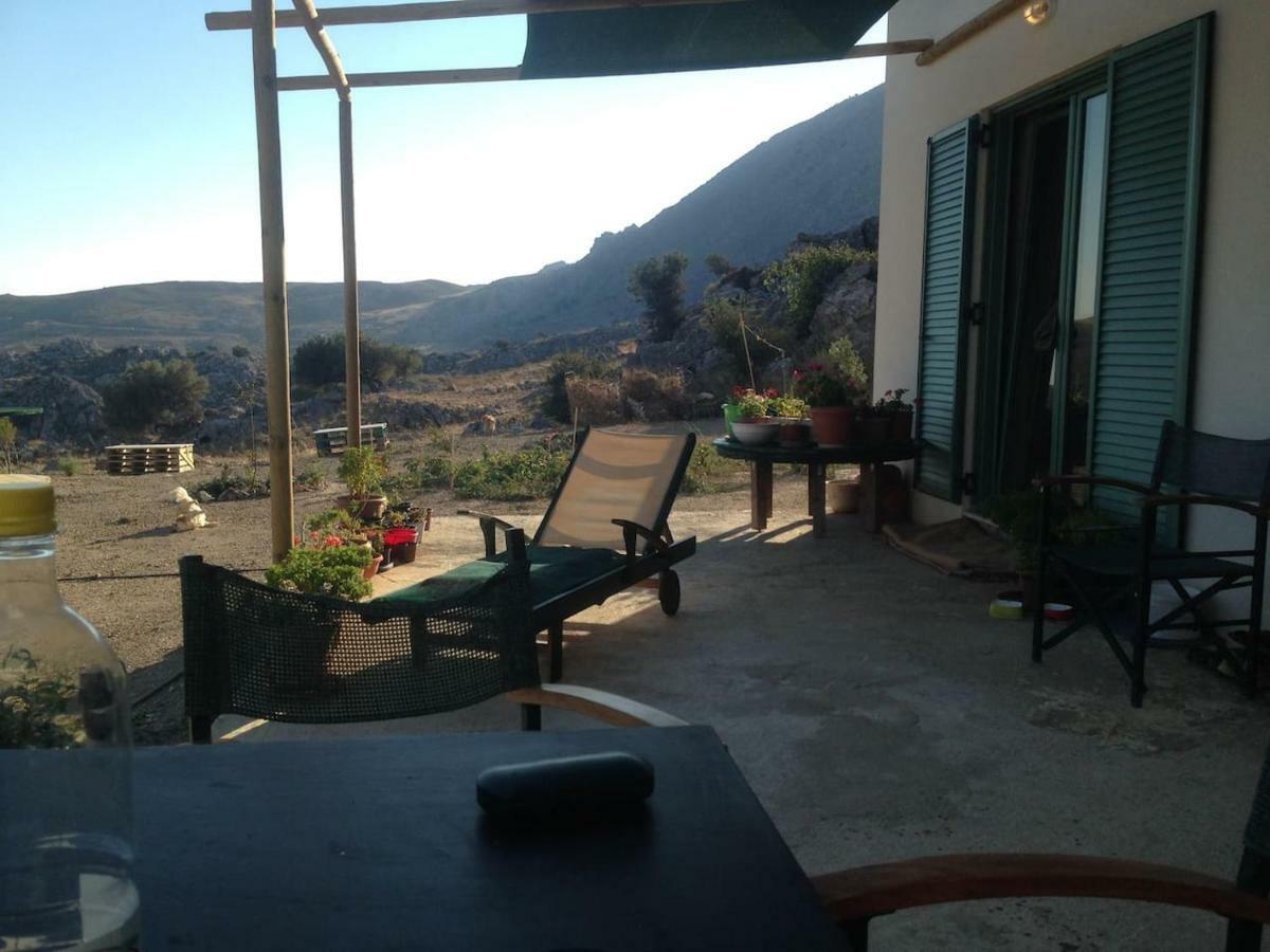 Rocky Mountain Way Villa Sellia  Exterior photo
